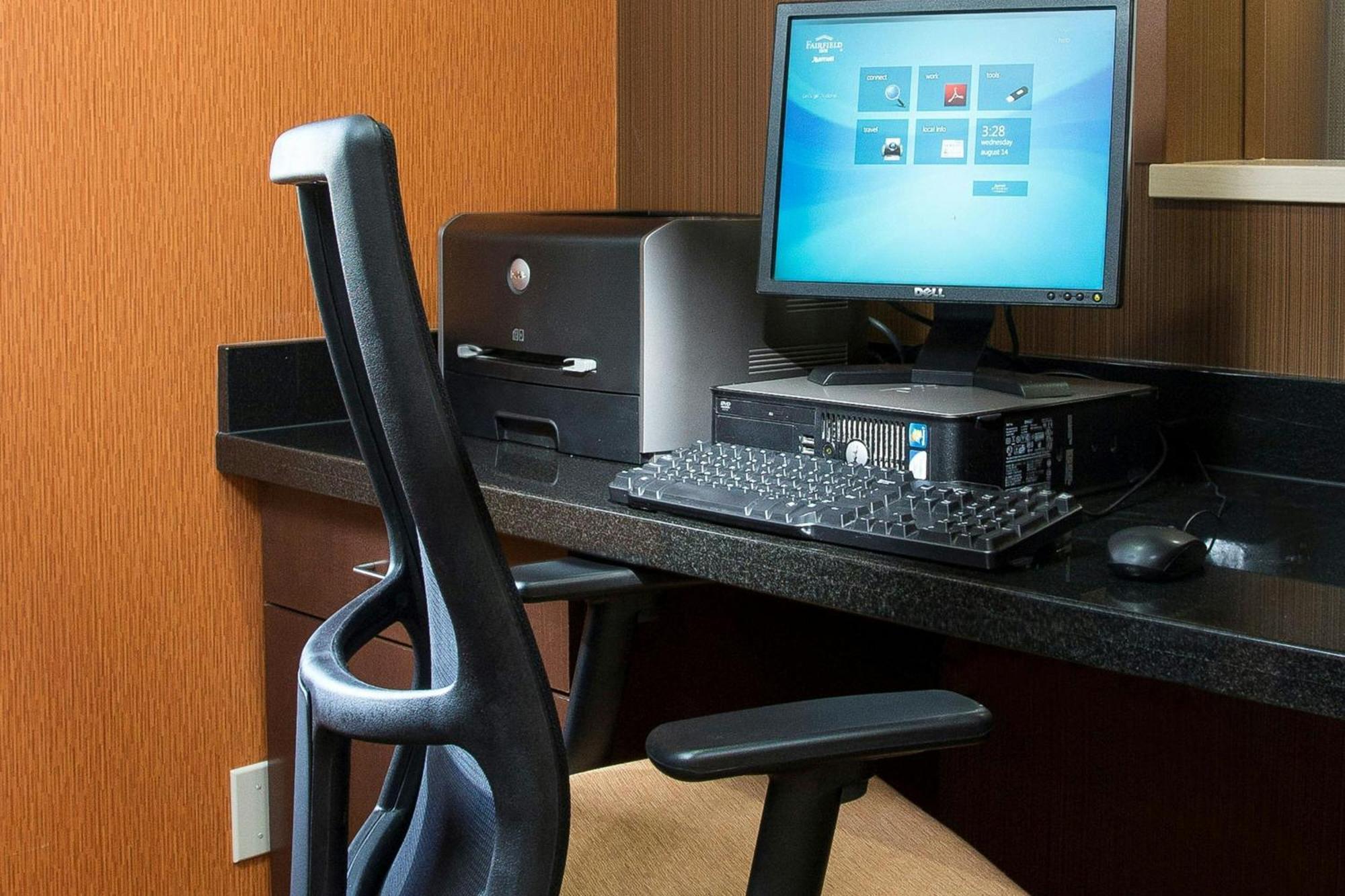 Fairfield & Chicago Hotel 3*