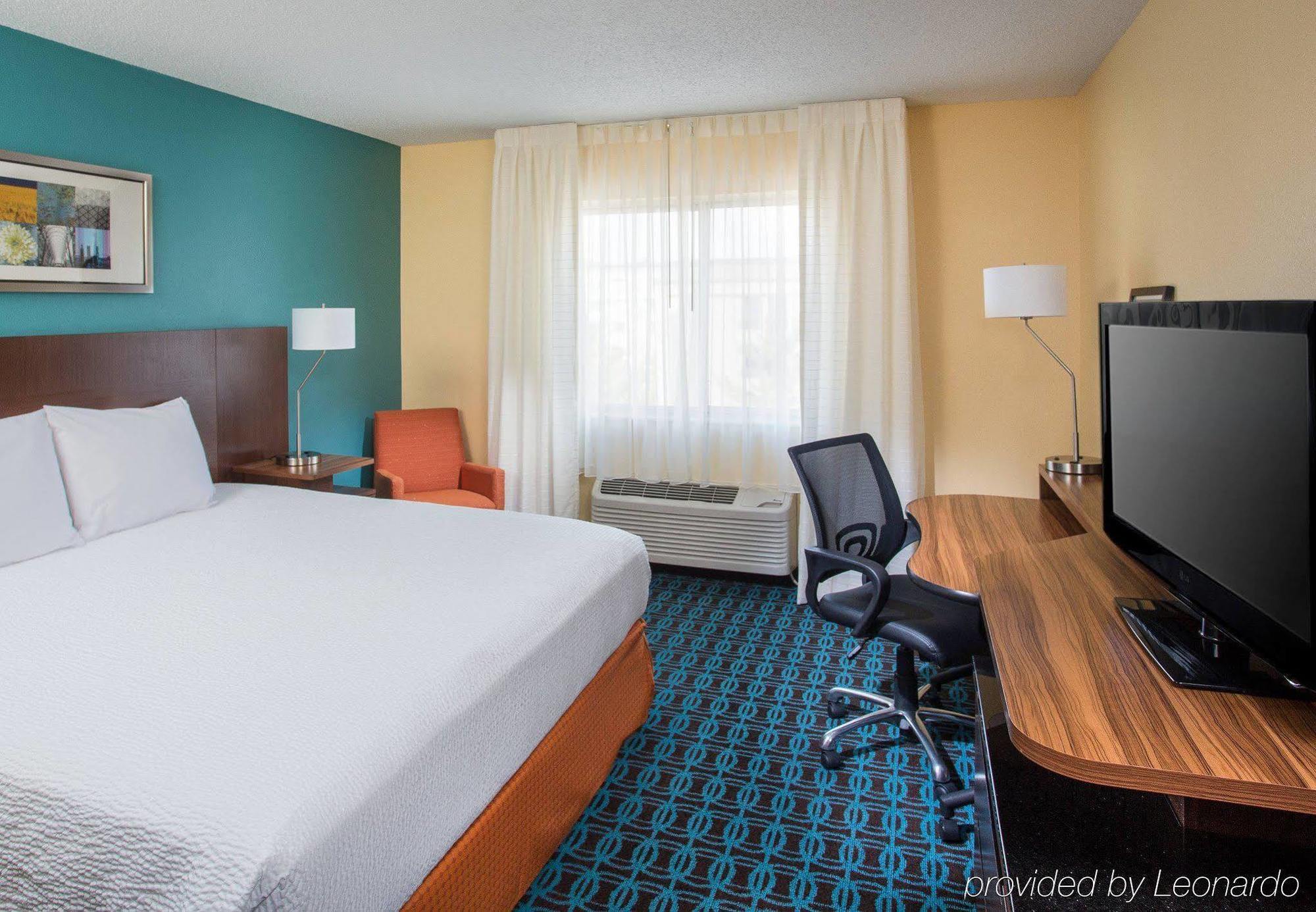 Hotel Fairfield & Chicago 3*